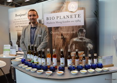 Adam Stacina liet bij Bio Planète proeven van de 'Taste the World' oliën. De lijn bestaat uit een Pizza & pasta olie, Curryolie gember & kurkuma en Wokolie. "Vooral op de Pizza & pasta olie krijg ik heel positieve reacties", aldus Adam, die blij is met de ondersteuning die het Duitse merkt voor de Nederlandse markt krijgt van GreenSprout.